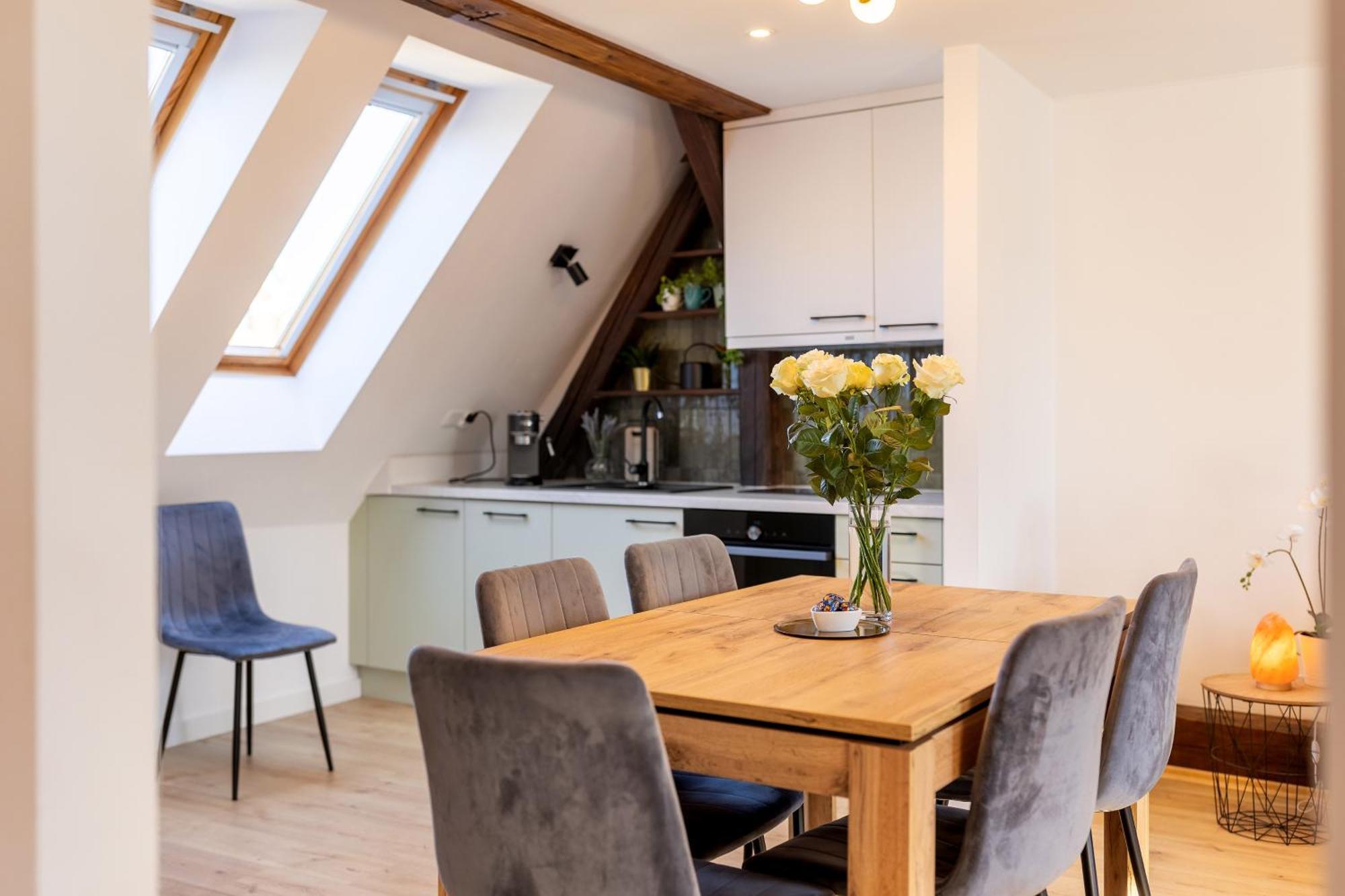 Apartment With Entresol Old Town Cracovia Esterno foto